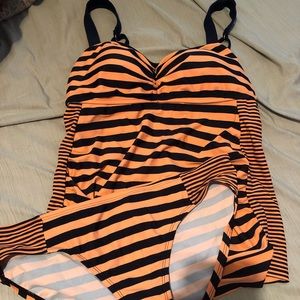 Motherhood maternity bikini small